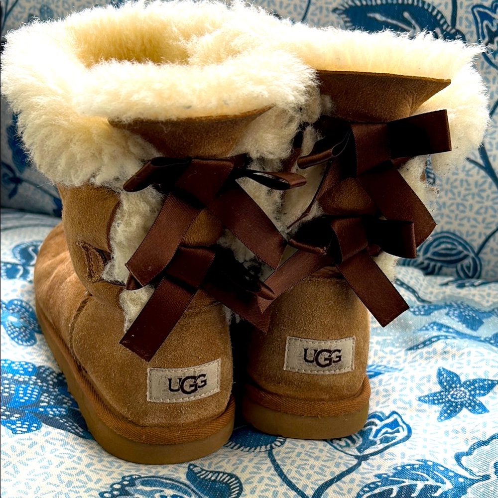 UGG Chestnut Boots with Chocolate Bows